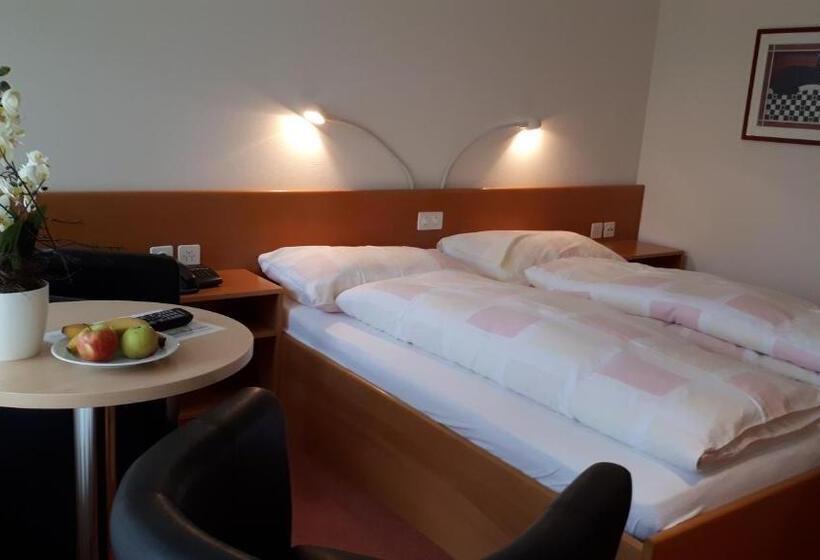 اتاق سوپریور یک تخته, Schlosswald