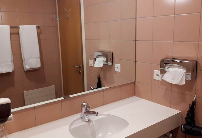 اتاق استاندارد سه نفره, Schlosswald