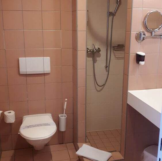 اتاق اکونومی یک تخته, Schlosswald