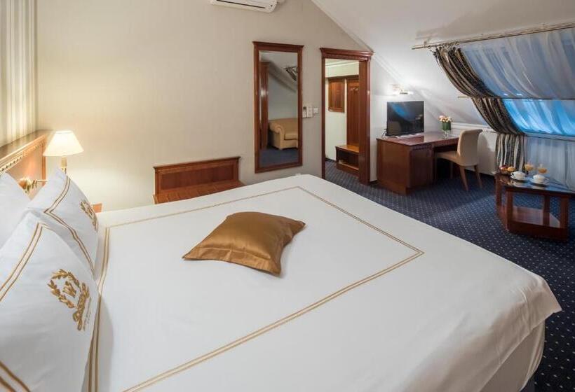 غرفة سوبيريور, Waldinger