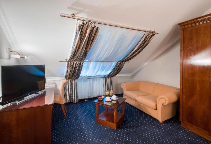 غرفة سوبيريور, Waldinger