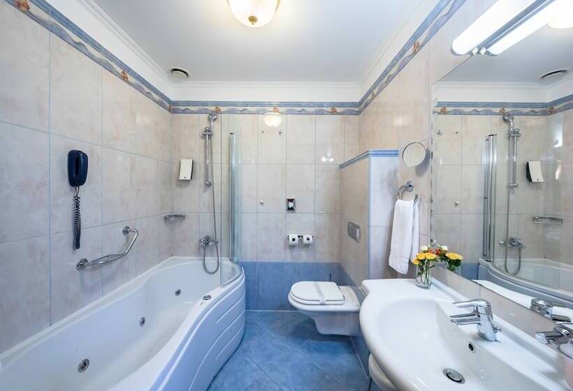 غرفة سوبيريور, Waldinger