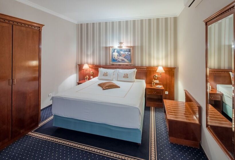 غرفة سوبيريور, Waldinger