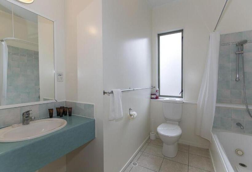 דירת שני חדרים, Fernhill Motor Lodge