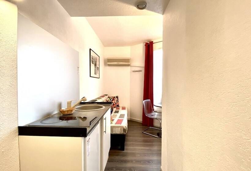 高级工作室, Boulogne Residence