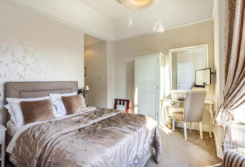 标准间, Alexandra Court