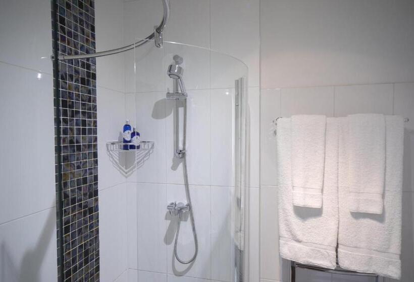 套房带园景, Cleeve Hill