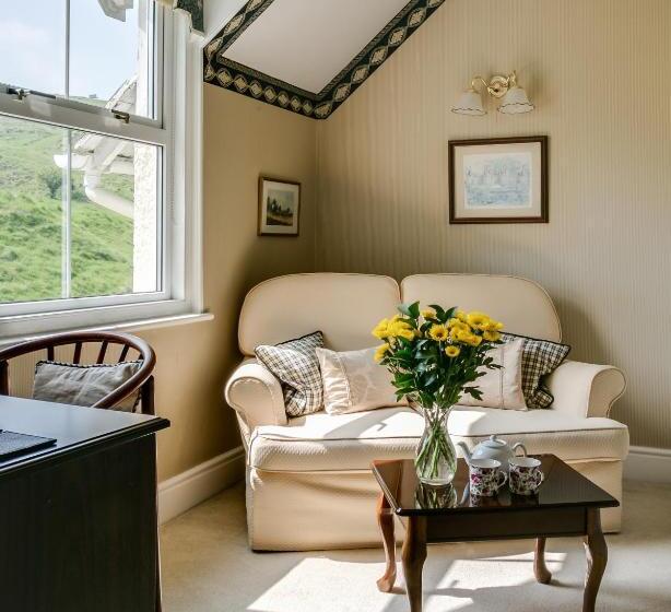 جناح مطلّ علي الحديقة, Cleeve Hill