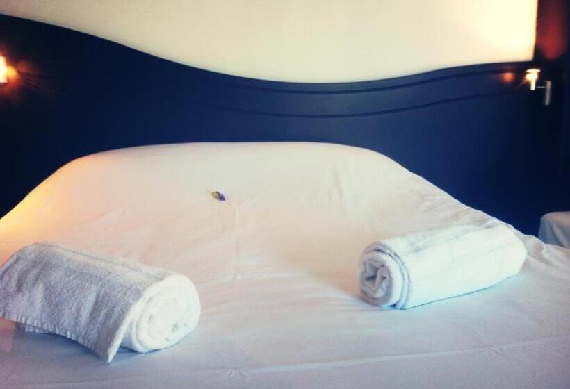 חדר משפחתי, Couett  Hotel Rumilly