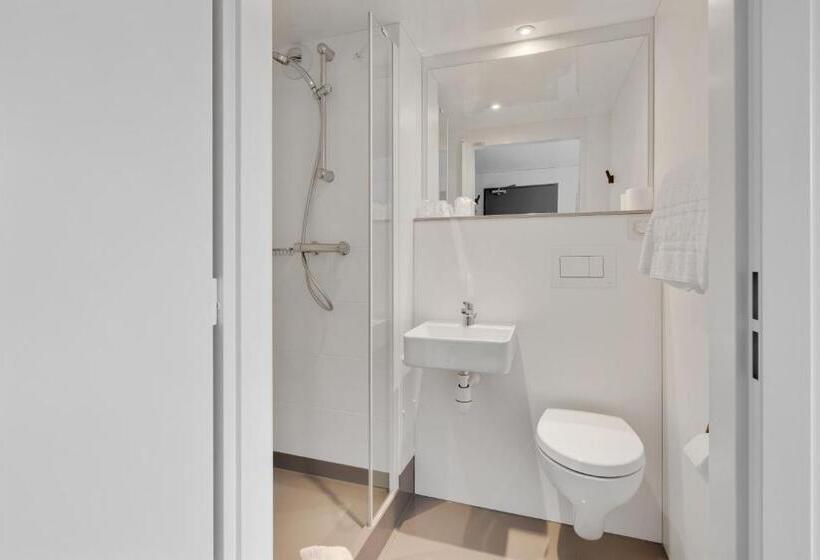 اتاق استاندارد سه نفره, Initial By Balladins Blois