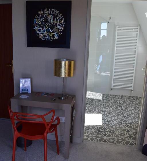 Номер Стандарт, La Croix De Vernuche