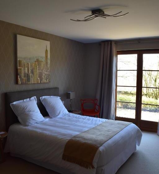 Номер Стандарт, La Croix De Vernuche