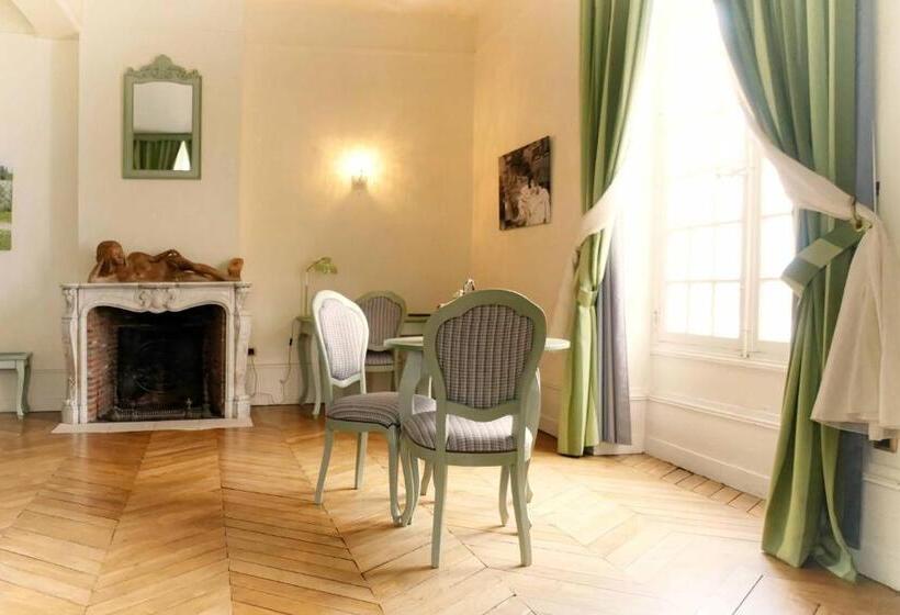 غرفة برستيج, Logis Hôtel Le Relais Louis Xi