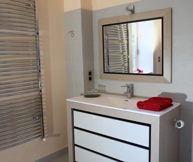 غرفة قياسية, Logis Hôtel Le Relais Louis Xi