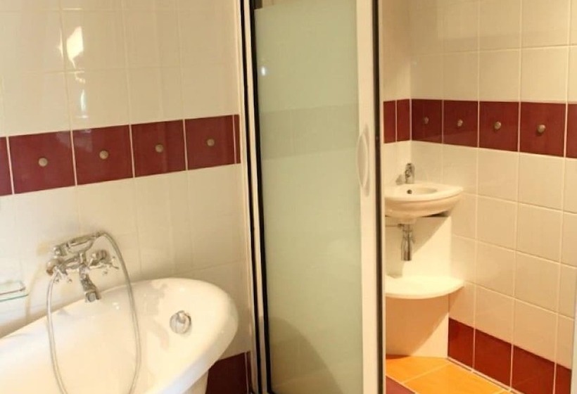 غرفة قياسية, Logis Hôtel Le Relais Louis Xi