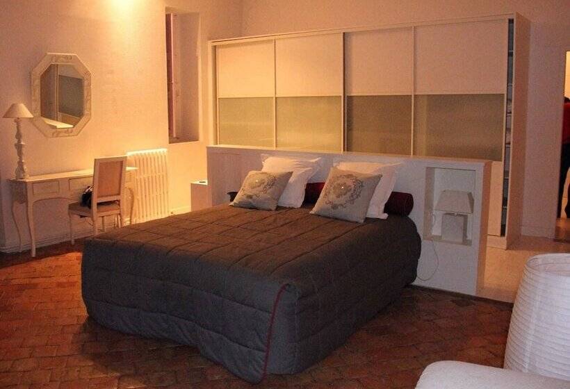 غرفة قياسية, Logis Hôtel Le Relais Louis Xi