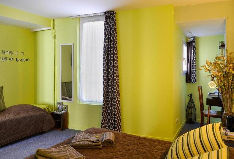 חדר סטנדרט לשלושה, Le Sauvage