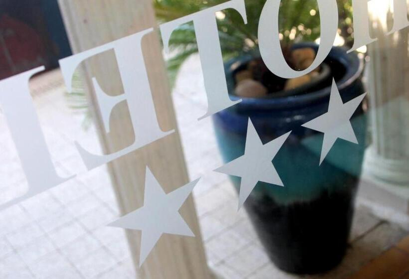 Номер Стандарт, Les Grenadines