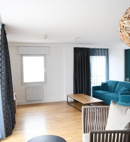 جناح مطلّ علي البحر, Les Sables Blancs