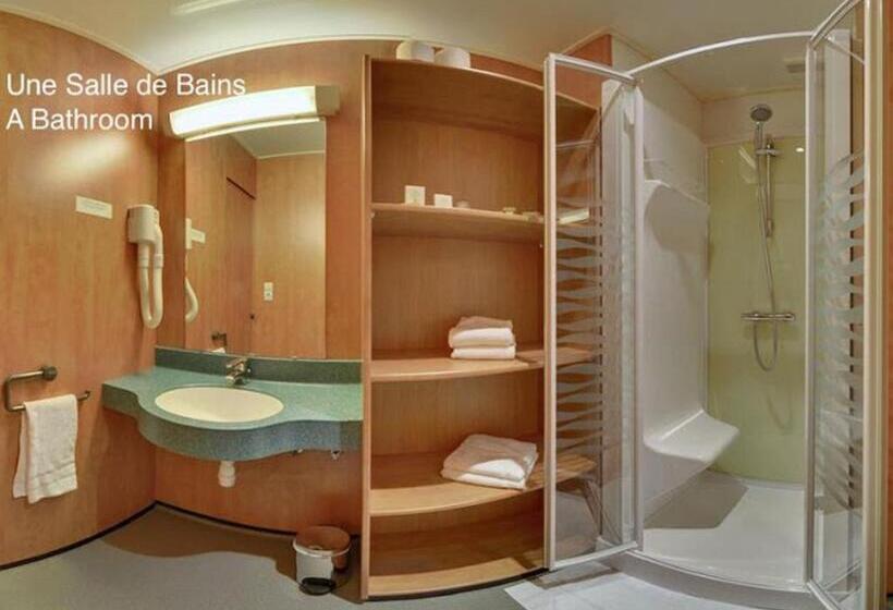 스탠다드 트리플 룸, Logis Hotel De Paris