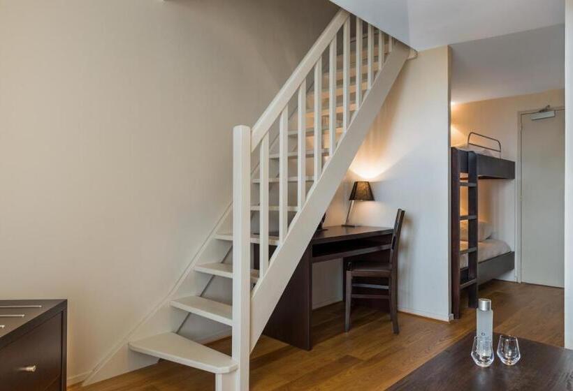 חדר משפחתי, Manoir De Kerhuel De Quimper