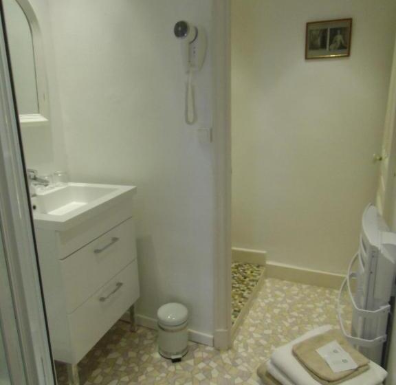 Номер Стандарт, Hôtel De La Providence