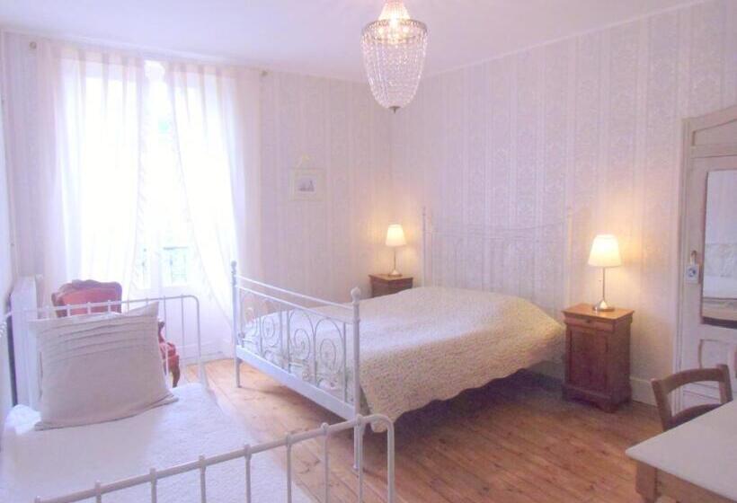 Номер Стандарт Трехместный, Hôtel De La Providence