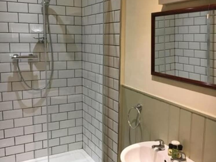 غرفة قياسية, The Golden Pheasant