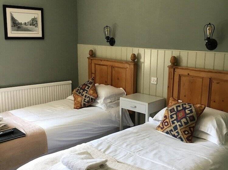 غرفة قياسية, The Golden Pheasant