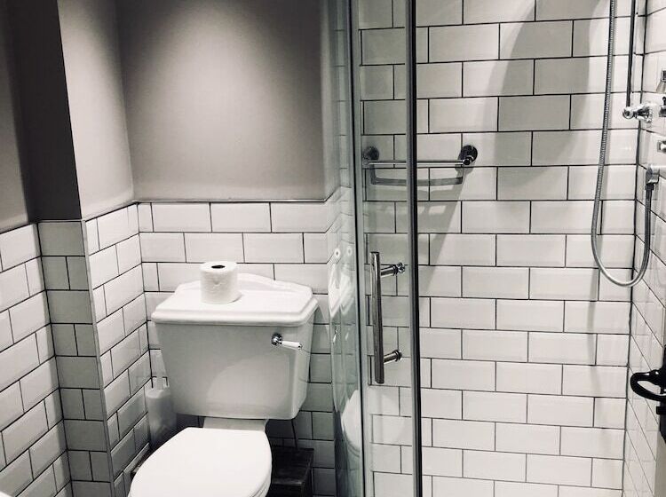 غرفة ديلوكس, The Golden Pheasant