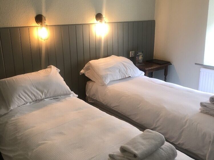 غرفة قياسية, The Golden Pheasant