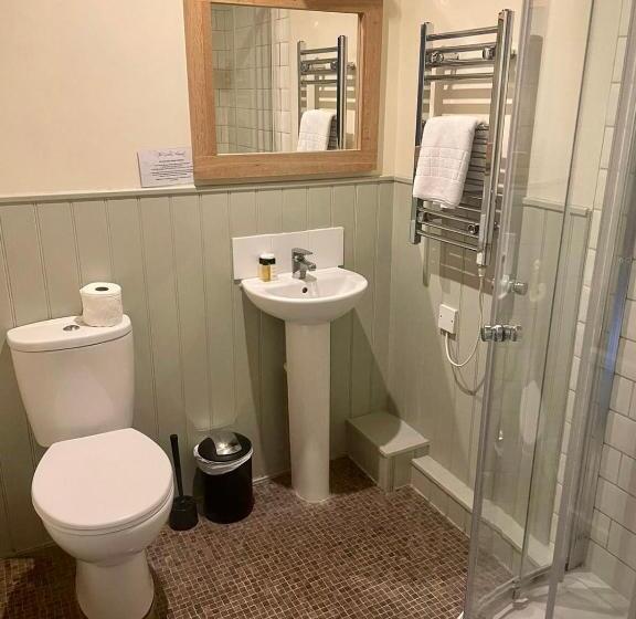 غرفة قياسية, The Golden Pheasant