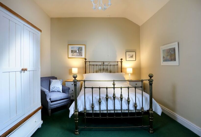 Номер Стандарт, Tufton Arms