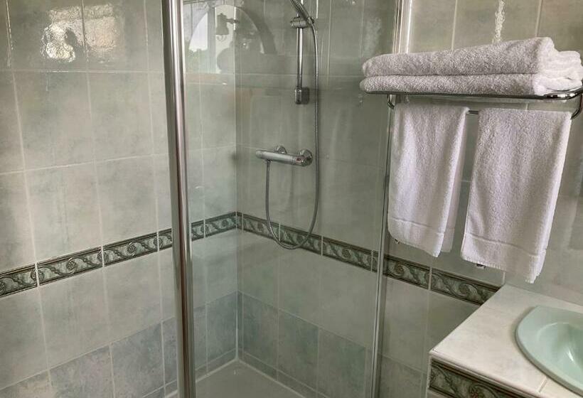 스탠다드 룸, A L Oree Du Bois