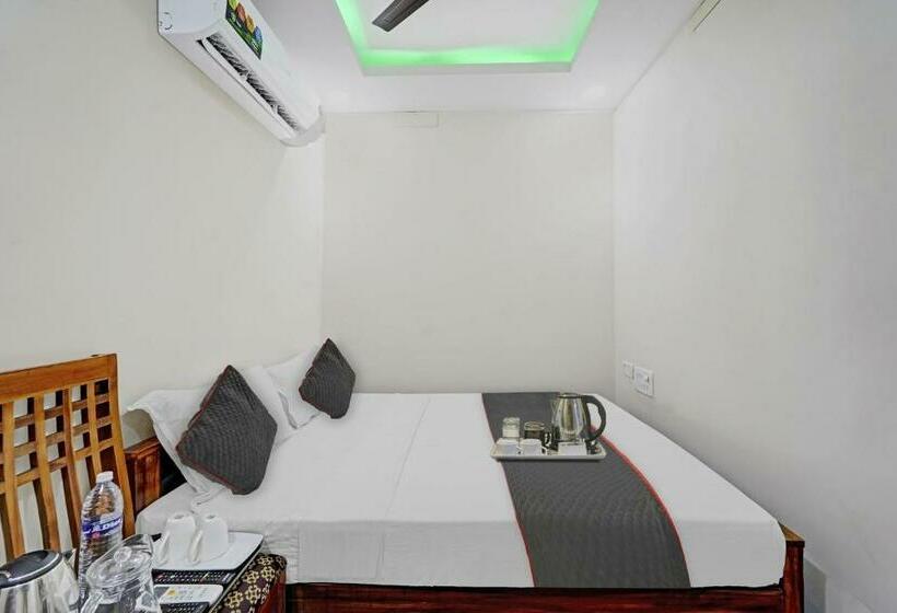 디럭스 룸, Super Townhouse 1096 Hotel Redfox Nungambakkam Near Apollo & Shankar Nethralaya Hospital