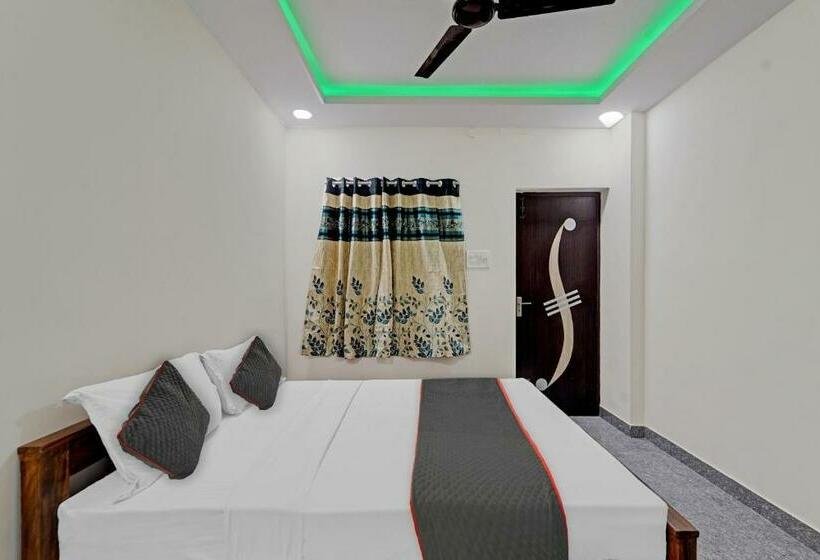 デラックスルーム, Super Townhouse 1096 Hotel Redfox Nungambakkam Near Apollo & Shankar Nethralaya Hospital