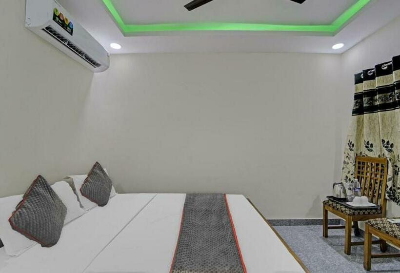 디럭스 룸, Super Townhouse 1096 Hotel Redfox Nungambakkam Near Apollo & Shankar Nethralaya Hospital