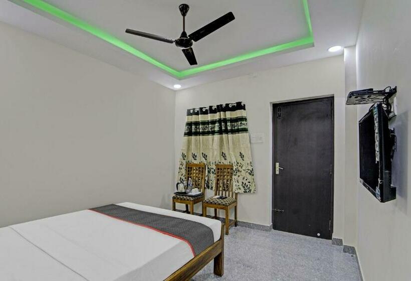 디럭스 룸, Super Townhouse 1096 Hotel Redfox Nungambakkam Near Apollo & Shankar Nethralaya Hospital