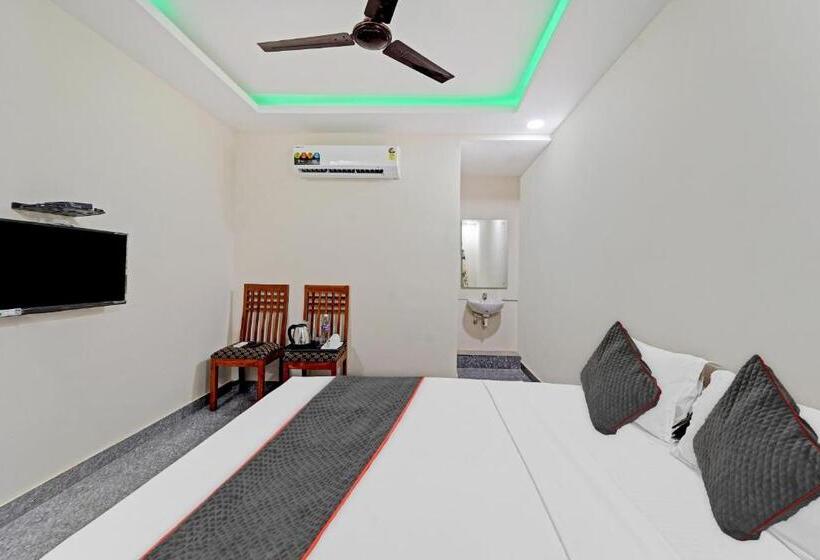 디럭스 룸, Super Townhouse 1096 Hotel Redfox Nungambakkam Near Apollo & Shankar Nethralaya Hospital