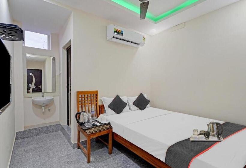 디럭스 룸, Super Townhouse 1096 Hotel Redfox Nungambakkam Near Apollo & Shankar Nethralaya Hospital