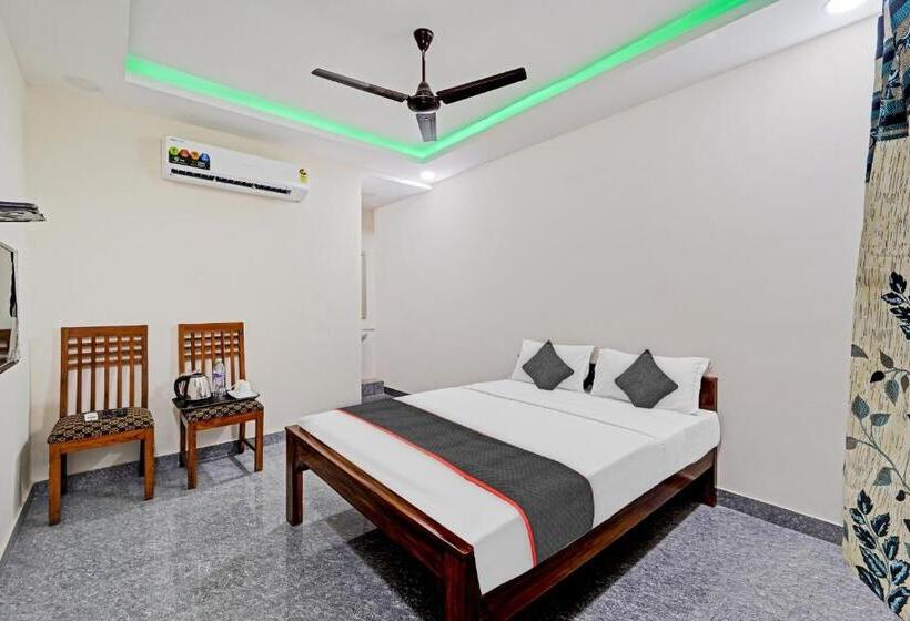 デラックスルーム, Super Townhouse 1096 Hotel Redfox Nungambakkam Near Apollo & Shankar Nethralaya Hospital