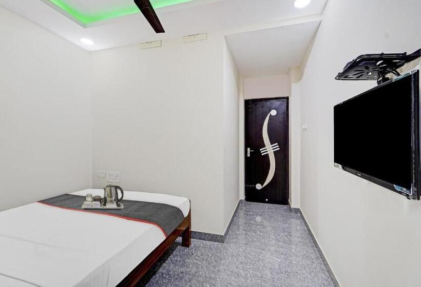 디럭스 룸, Super Townhouse 1096 Hotel Redfox Nungambakkam Near Apollo & Shankar Nethralaya Hospital