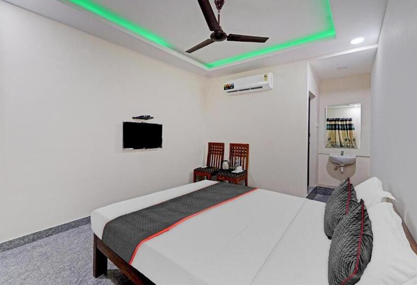 デラックスルーム, Super Townhouse 1096 Hotel Redfox Nungambakkam Near Apollo & Shankar Nethralaya Hospital
