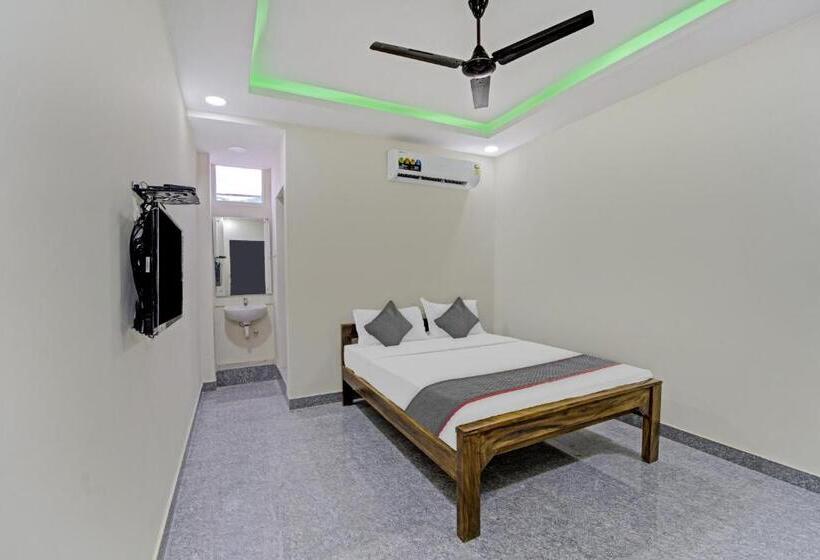 디럭스 룸, Super Townhouse 1096 Hotel Redfox Nungambakkam Near Apollo & Shankar Nethralaya Hospital
