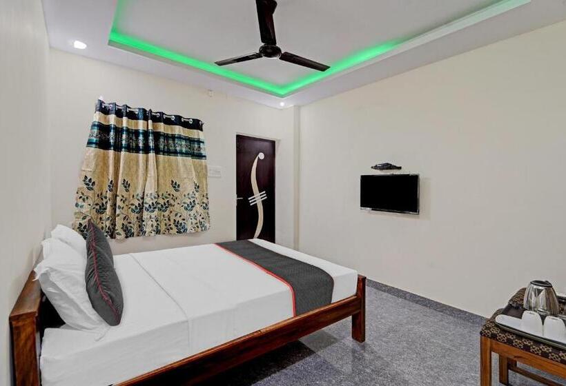 디럭스 룸, Super Townhouse 1096 Hotel Redfox Nungambakkam Near Apollo & Shankar Nethralaya Hospital