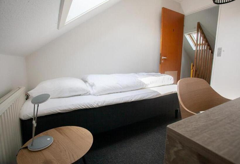 غرفة قياسية فردية حمام مشترك, The Bird / Guesthouse / 10 Min Walk Downtown