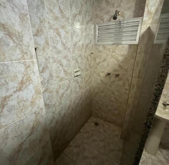 غرفة ديلوكس ثلاثية, Garnier