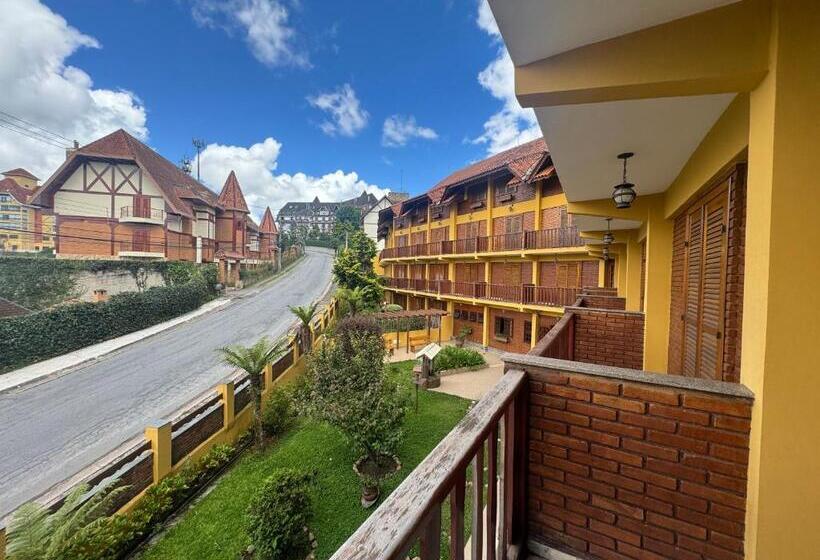 غرفة عائلية, Garnier