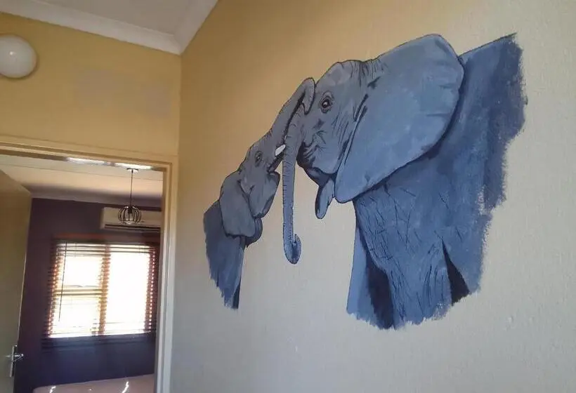 اتاق لوکس, Birdville Bnb Guest House