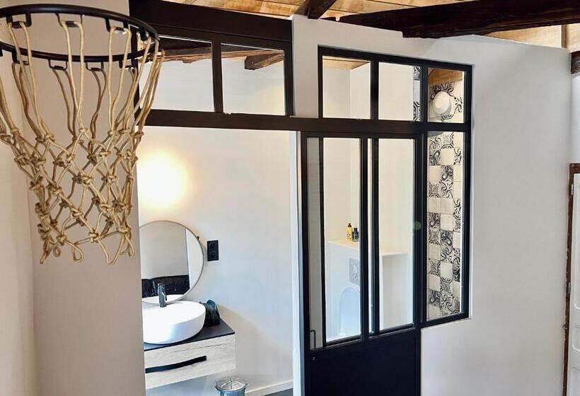 סוויטת סופריור, Les Suites De La Tour D Embas